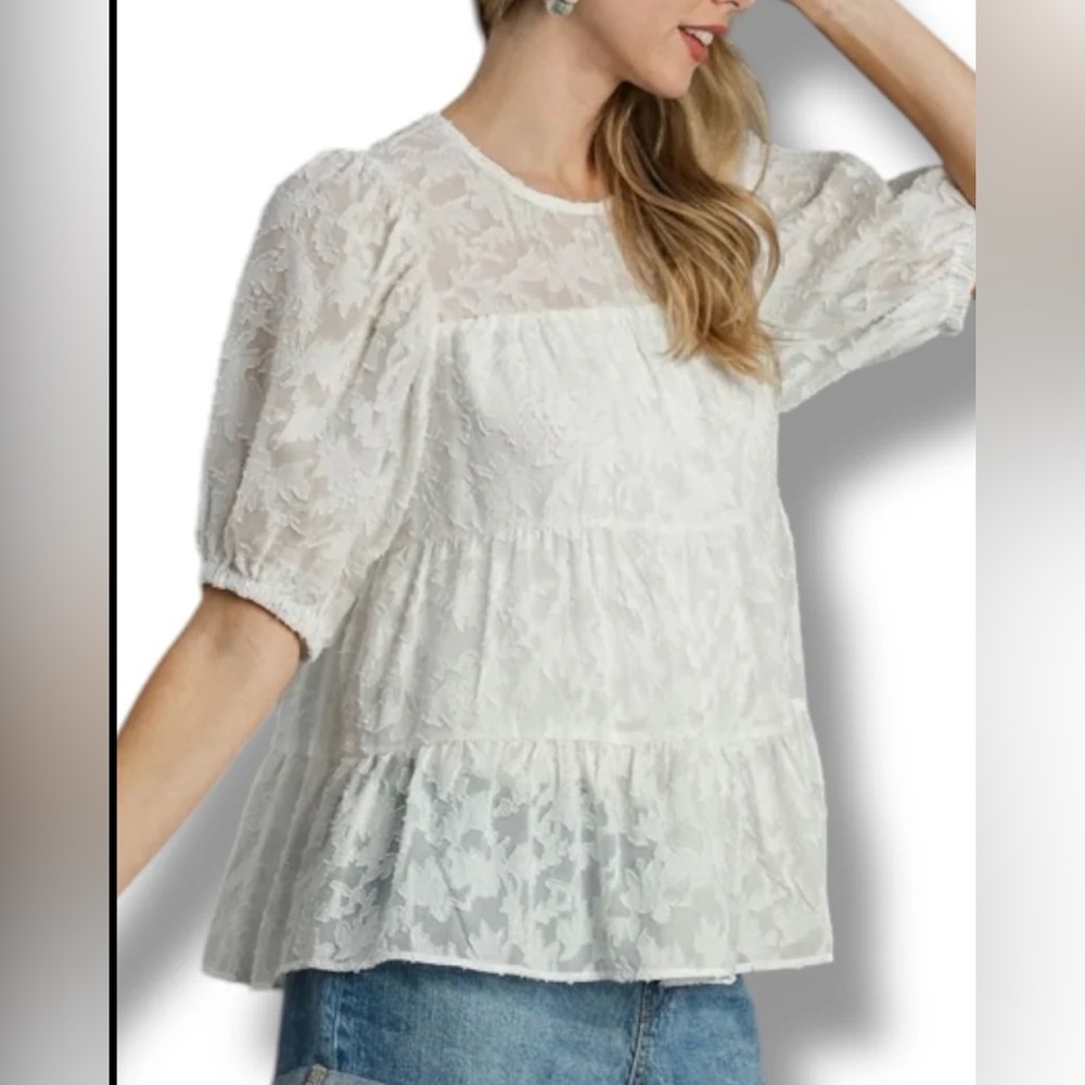 Umgee Women's Cream Floral Lace Blouse
